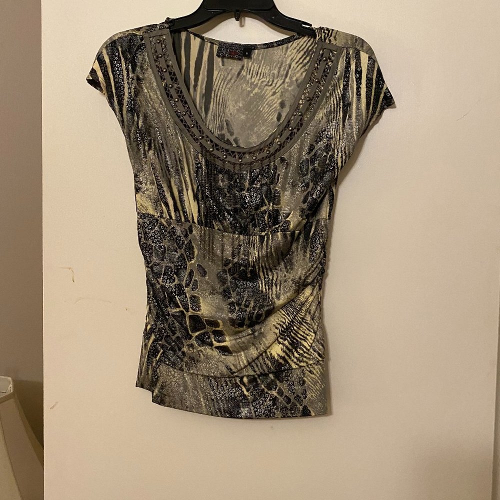 Blouse with beads